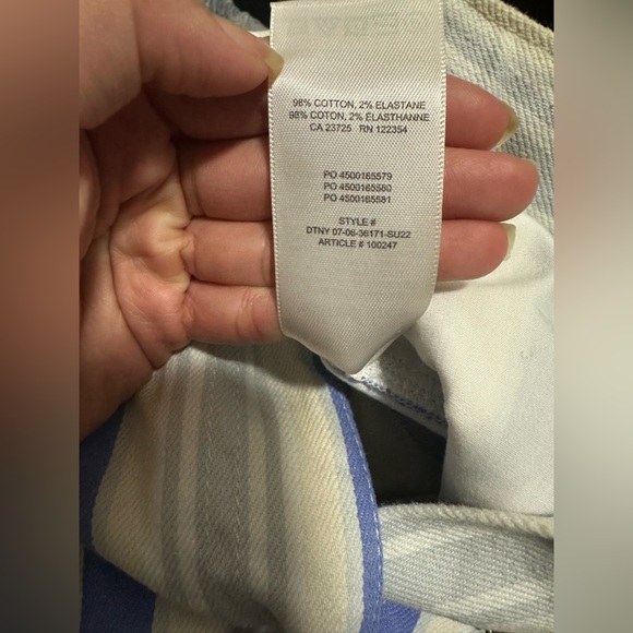 Aritzia Wilfred Free Mercury Short | High-waisted Denim-like Shorts - Picture 6 of 6